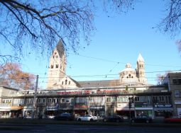 St. Aposteln in K�ln von der Hahnenstra�e aus